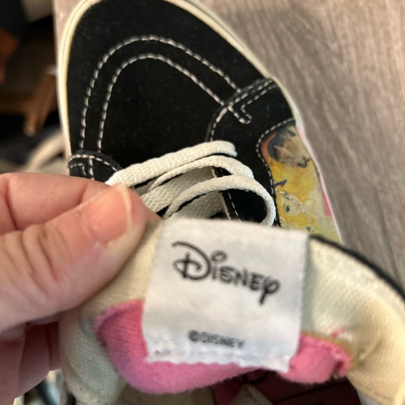 Vans High-Top Sneakers - Black and Multicolor Disney Princess edition - Picture 4 of 7